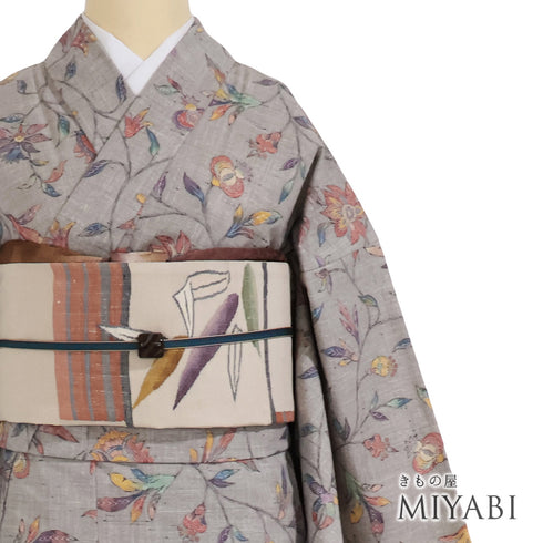 小紋 リサイクル 身丈167.5cm 裄66.6cm 単衣 花唐草文様 グレー LLサイズ カジュアル ウール 洗える着物 バチ衿 Sランク