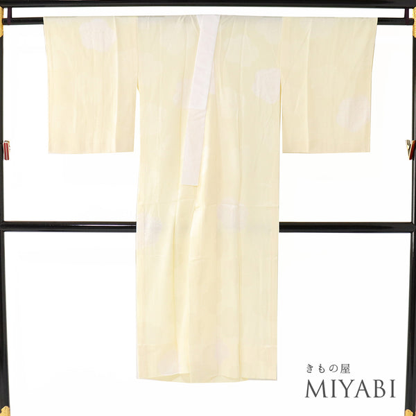 長襦袢 リサイクル 長襦袢 身丈126.2cm 裄64.4cm 袷 梅柄 地紋 絞り イエロー Sサイズ お洒落 正絹 袖無双 Sランク