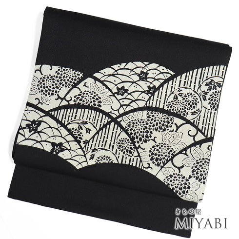 名古屋帯 リサイクル 帯丈372cm ポイント柄 菊や唐草や露芝柄 染め ブラック Mサイズ 正絹 未使用品 お洒落