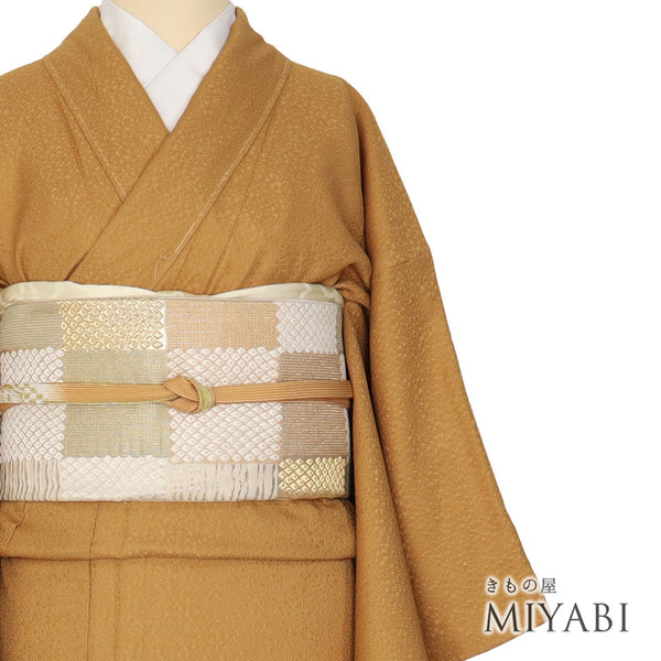 色無地 リサイクル 身丈154.5cm 裄62.8cm 袷 鱗柄 ゆったりサイズ オレンジ Sサイズ お洒落 正絹 広衿 地紋あり Sランク