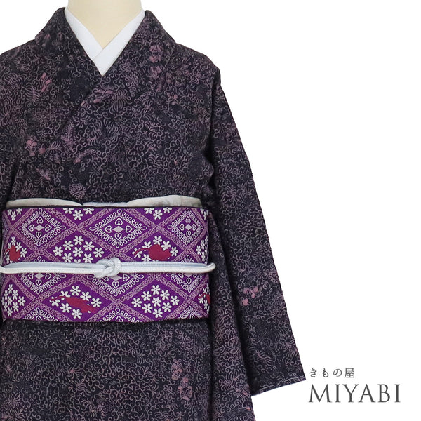 小紋 リサイクル 身丈156.2cm 裄62.6cm 袷 唐草柄 地紋 輝宝織 パープル Mサイズ お洒落 カジュアル 証紙 しつけ糸 正絹 広衿 Sランク