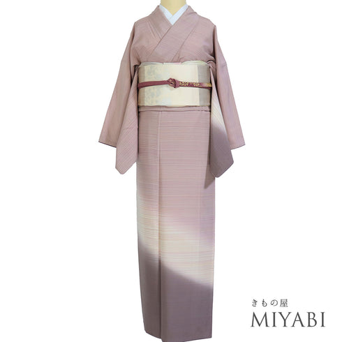 付下げ リサイクル 身丈156.8cm 裄66cm 袷 紬 横縞模様 染め パールトーン加工 ピンク Mサイズ お洒落 カジュアル 正絹 広衿 Aランク