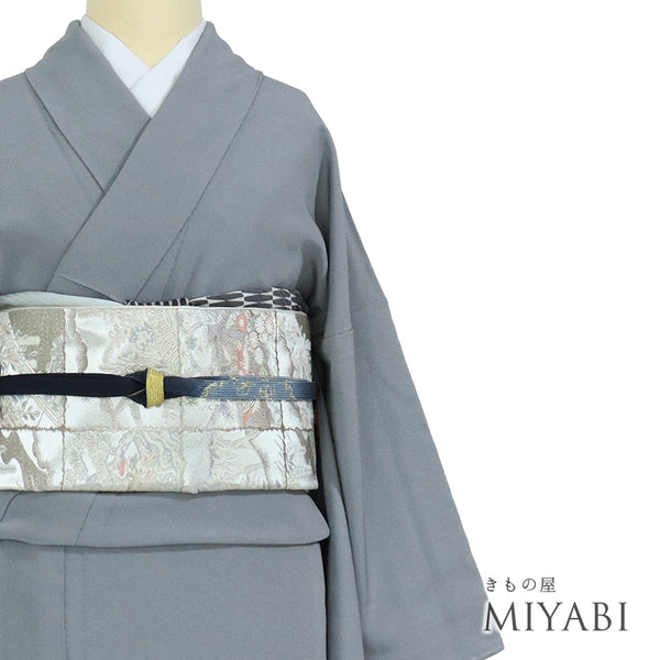 色無地 リサイクル 身丈151cm 裄67.1cm 袷 グレー Sサイズ セミフォーマル 一つ紋 しつけ糸 正絹 広衿 地紋なし Sランク