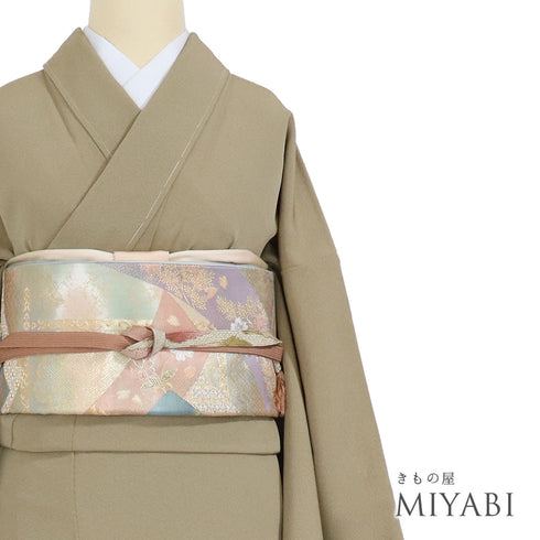 色無地 リサイクル 身丈167cm 裄66.4cm 袷 ブラウン LLサイズ セミフォーマル 一つ紋 しつけ糸 正絹 広衿 地紋なし 新品・未使用品