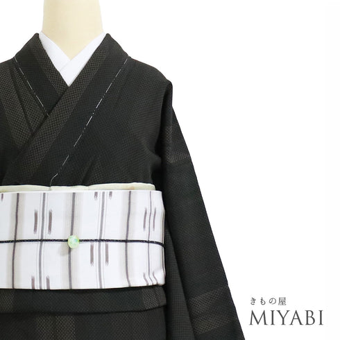 小紋 リサイクル 身丈162cm 裄64.8cm 袷 矢羽柄 地紋 ブラック Lサイズ お洒落 カジュアル しつけ糸 正絹 広衿 Sランク