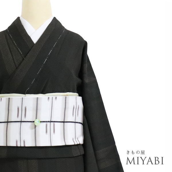 小紋 リサイクル 身丈162cm 裄64.8cm 袷 矢羽柄 地紋 ブラック Lサイズ お洒落 カジュアル しつけ糸 正絹 広衿 Sランク