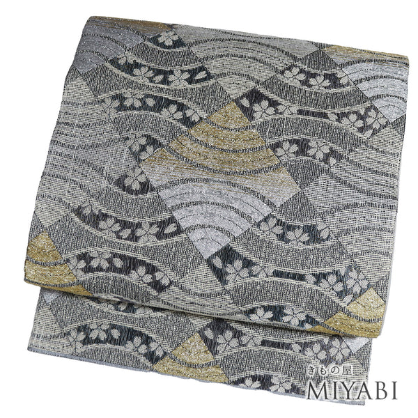 袋帯 リサイクル 帯丈438cm 六通 デザイン格子に桜柄 パールトーン加工 グレー Mサイズ 正絹 新品・未使用品 セミフォーマル お洒落