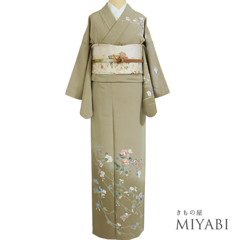 訪問着 リサイクル 身丈159cm 裄64.2cm 袷 椿や童模様 ミシン刺繍 ベージュ Mサイズ フォーマル セミフォーマル 一つ紋 正絹 広衿 Sランク