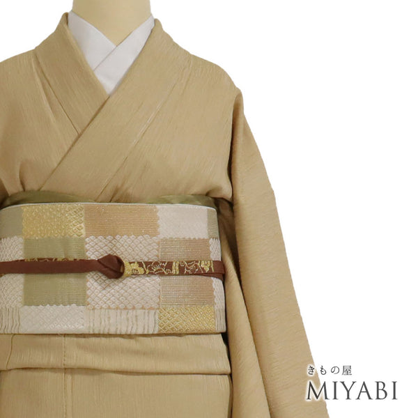 色無地 リサイクル 身丈156.6cm 裄64.4cm 袷 パールトーン加工 イエロー Mサイズ お洒落 正絹 広衿 地紋あり Sランク