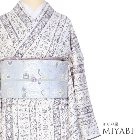 小紋 リサイクル 身丈161.5cm 裄67.6cm 袷 デザイン縦縞柄 地紋 アイボリー Lサイズ お洒落 カジュアル 正絹 広衿 Sランク