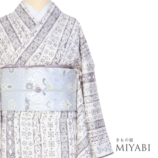 小紋 リサイクル 身丈161.5cm 裄67.6cm 袷 デザイン縦縞柄 地紋 アイボリー Lサイズ お洒落 カジュアル 正絹 広衿 Sランク