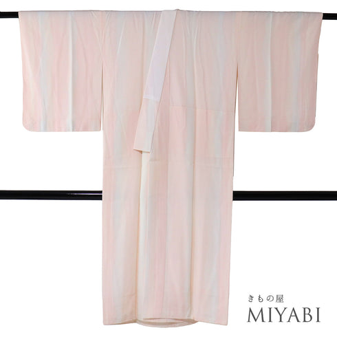 長襦袢 リサイクル 長襦袢 身丈124cm 裄65.6cm 袷 縦ぼかし柄 ピンク Mサイズ お洒落 正絹 Sランク