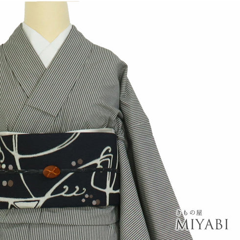 紬 リサイクル 身丈153cm 裄64.8cm 袷 縞柄 グレー Sサイズ お洒落 カジュアル 正絹 広衿 Sランク