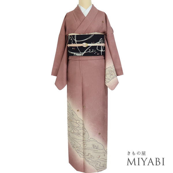 訪問着 リサイクル 身丈161cm 裄68cm 袷 源氏香に雪輪柄 摺匹田 地紋 刺繍 パールトーン加工 ピンク Lサイズ お洒落 正絹 広衿 Sランク