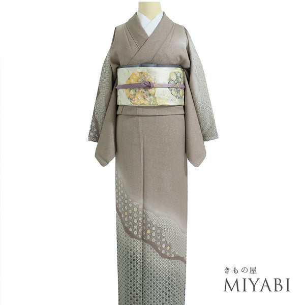 訪問着 リサイクル 身丈164cm 裄66.4cm 袷 吉祥文 菱文 地紋 箔 千地泰弘 ブラウン Lサイズ セミフォーマル お洒落 正絹 広衿 Sランク