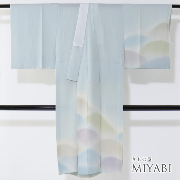 長襦袢 リサイクル 長襦袢 身丈120cm 裄66cm 袷 山柄 絵羽柄 後見頃居敷当て付き ブルー Mサイズ 正絹 袖無双 Aランク