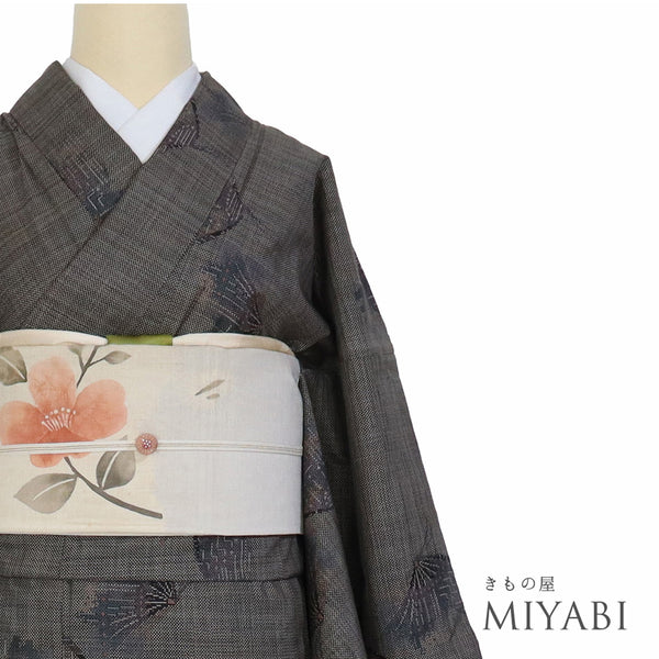 紬 リサイクル 身丈170.5cm 裄67.8cm 袷 蝶柄 ブラウン LLサイズ お洒落 カジュアル 証紙 しつけ糸 正絹 広衿 Sランク