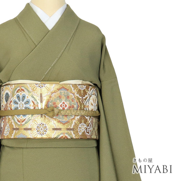 色無地 リサイクル 身丈154cm 裄65.4cm 袷 パールトーン加工 グリーン Sサイズ セミフォーマル お洒落 一つ紋 しつけ糸 正絹 広衿 地紋なし 未使用品