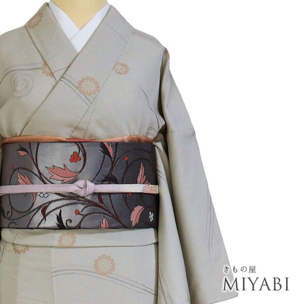 小紋 リサイクル 身丈153.8cm 裄64.8cm 袷 菊柄 デザイン蔓柄 パールトーン加工 グレー Sサイズ お洒落 しつけ糸 正絹 広衿 Aランク