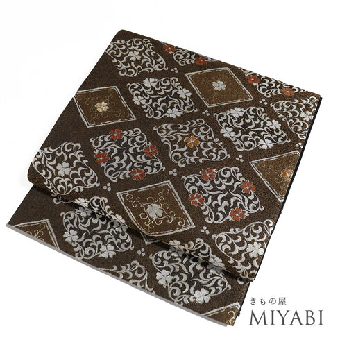 袋帯 リサイクル 帯丈444cm 六通 花菱に唐草柄 廣部商事 ブラウン Mサイズ 正絹 新品・未使用品 フォーマル お洒落