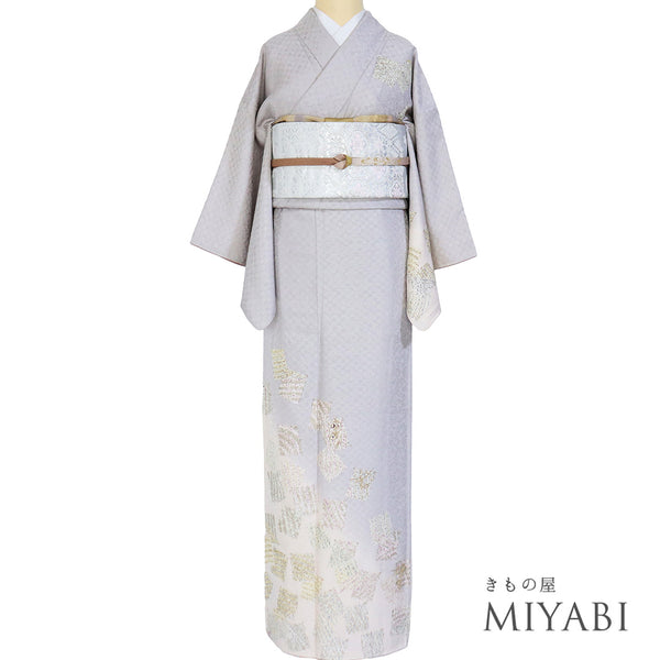 付下げ リサイクル 身丈153.8cm 裄63.6cm 袷 たたき色紙散らしに小花の刺繍 地紋 パールトーン加工 グレー Sサイズ セミフォーマル お洒落 正絹 広衿 Sランク