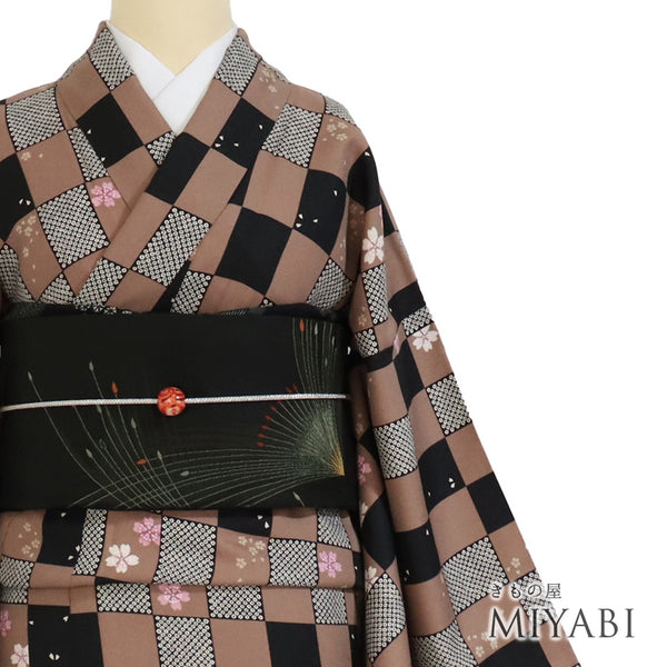 小紋 リサイクル 身丈161.8cm 裄67cm 袷 市松模様 桜柄 ブラック Lサイズ お洒落 カジュアル ポリエステル 洗える着物 広衿 Sランク