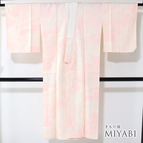 長襦袢 リサイクル 長襦袢 身丈131cm 裄66.8cm 袷 紗絞形に雲取り模様 地紋 ぼかし柄 ピンク Lサイズ しつけ糸 不明 Sランク