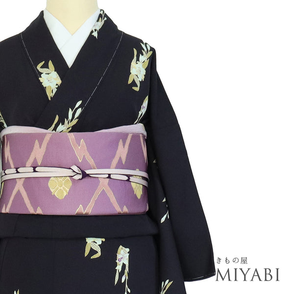 小紋 リサイクル 身丈155.8cm 裄64cm 袷 花柄 ネイビー Mサイズ お洒落 しつけ糸 正絹 広衿 Sランク