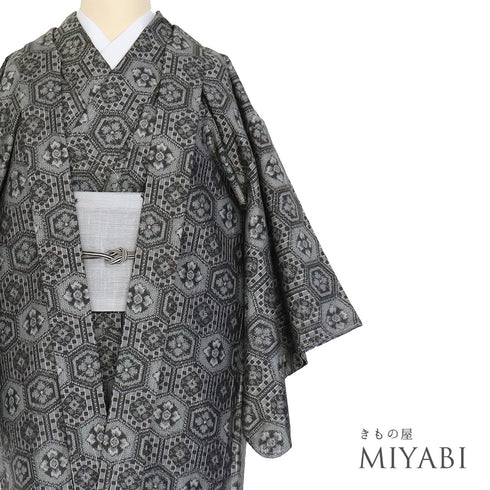 アンサンブル 紬 リサイクル 身丈163.3cm 裄62.6cm 羽織丈76cm 袷 亀甲柄 グレー Lサイズ カジュアル お洒落 しつけ糸 正絹 広衿 Sランク