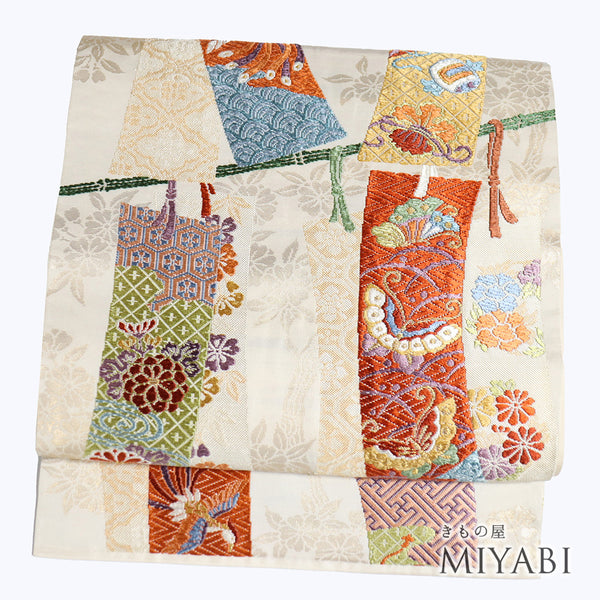 袋帯 リサイクル 帯丈444cm 六通 蝶や短冊に打ち出の小槌柄 刺繍 ベージュ Mサイズ 正絹 Sランク フォーマル セミフォーマル