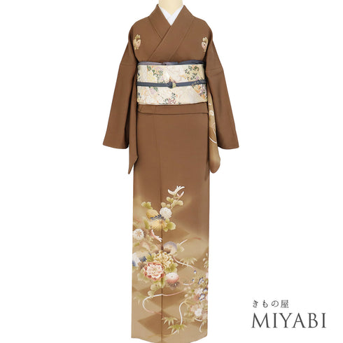 付下げ リサイクル 身丈168cm 裄69.6cm 袷 牡丹 四季花 プラチナガード加工 金駒刺繍 花井幸子作 ブラウン LLサイズ セミフォーマル お洒落 三つ紋 正絹 広衿 Aランク