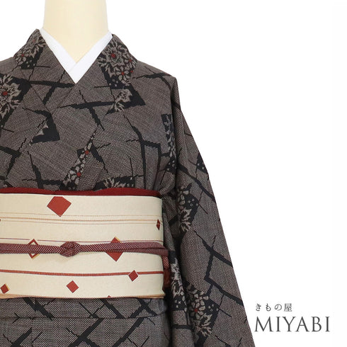 紬 リサイクル 身丈163cm 裄65.4cm 袷 菱に花柄 ブラウン Lサイズ カジュアル お洒落 正絹 広衿 Sランク