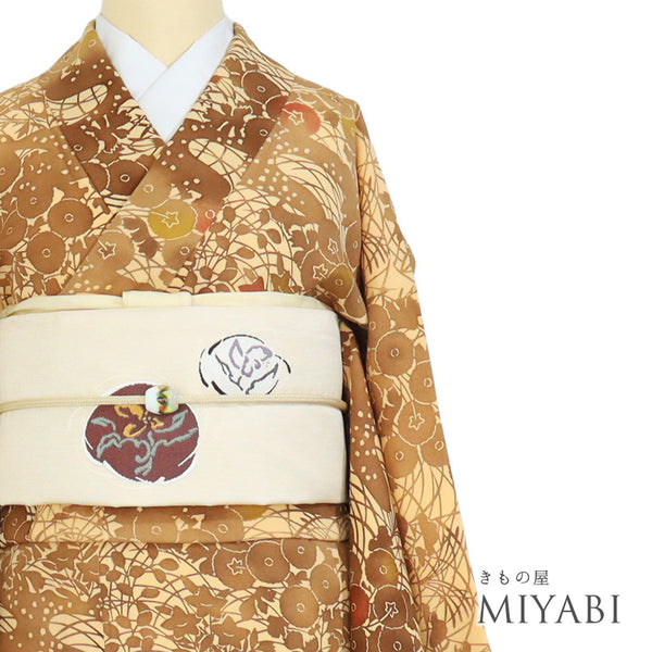 小紋 リサイクル 身丈158.5cm 裄65.6cm 袷 草花模様 菊柄 ブラウン Mサイズ お洒落 カジュアル 正絹 広衿 Aランク