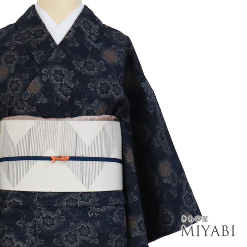 紬 リサイクル 身丈155cm 裄62.4cm 袷 花柄 ネイビー Sサイズ カジュアル お洒落 正絹 広衿 Sランク