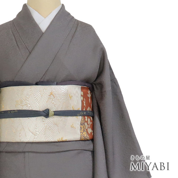 色無地 リサイクル 身丈159.5cm 裄64cm 袷 菊唐草模様 グレー Mサイズ お洒落 一つ紋 正絹 広衿 地紋あり Sランク