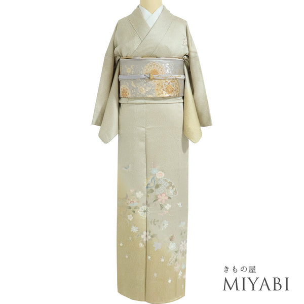 訪問着 リサイクル 身丈159.8cm 裄64.4cm 袷 地紙 草花柄 蝶柄 彩色 汕頭刺繍 ベージュ Mサイズ セミフォーマル お洒落 正絹 広衿 Aランク