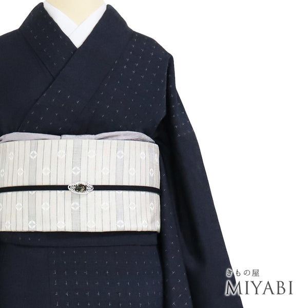 結城紬 リサイクル 身丈164.8cm 裄68cm 袷 横段柄 はたおり娘 ネイビー Lサイズ お洒落 カジュアル 証紙 正絹 広衿 Sランク