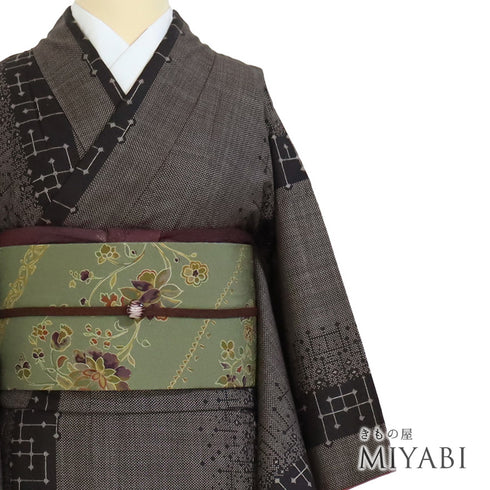 大島紬 リサイクル 身丈159.3cm 裄62.8cm 袷 ブラウン Mサイズ お洒落 カジュアル 証紙 正絹 広衿 Aランク