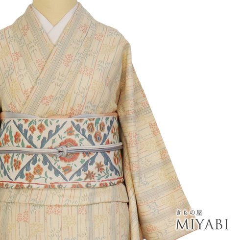 紬 リサイクル 身丈159.3cm 裄65cm 袷 縞模様 竹柄 小花柄 ベージュ Mサイズ お洒落 正絹 広衿 Aランク