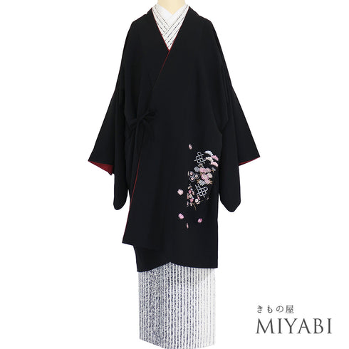 道中着 リサイクル 身丈101cm 裄66.4cm 袷 既製品 ロング 松に菊や梅柄 ブラック Mサイズ お洒落 ポリエステル 洗える着物 Sランク
