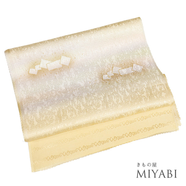 帯揚げ リサイクル お洒落 ちりめん 正絹 オレンジ ぼかしにデザイン四角模様 新品・未使用品 AG-1227