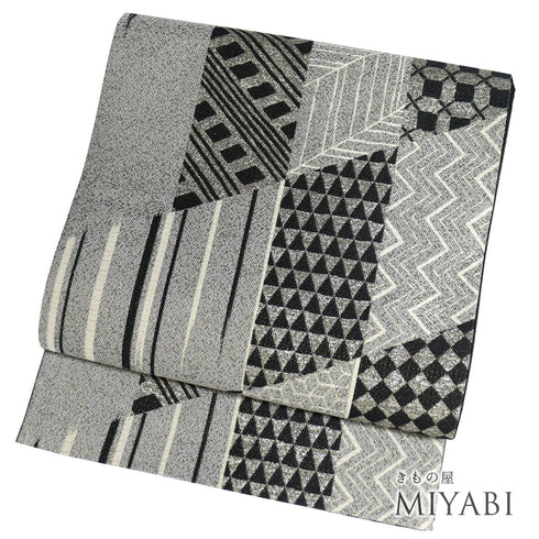 袋帯 リサイクル 帯丈432cm 六通 幾何学柄 グレー Sサイズ 正絹 新品・未使用品 お洒落