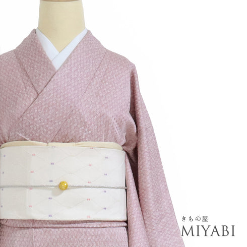 小紋 リサイクル 身丈155.8cm 裄62.4cm 袷 地紋 菱柄 ピンク Mサイズ お洒落 カジュアル 正絹 広衿 Sランク