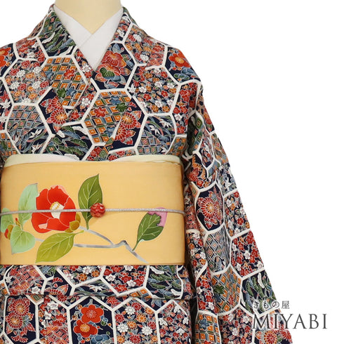 小紋 リサイクル 身丈159.8cm 裄64.8cm 袷 亀甲繋ぎ 草花柄 ネイビー Mサイズ お洒落 カジュアル 正絹 広衿 Sランク