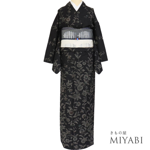 訪問着 リサイクル 身丈160.2cm 裄66.6cm 袷 紬 二代目川村久太郎 草花柄 鳥柄 ブラック Mサイズ お洒落 落款 正絹 広衿 Sランク