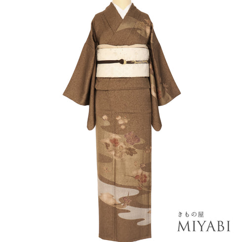 リサイクル 身丈158cm 裄62.4cm 単衣 デザイン花柄 手刺繍 箔加工 ブラウン Mサイズ セミフォーマル お洒落 正絹 広衿 Sランク