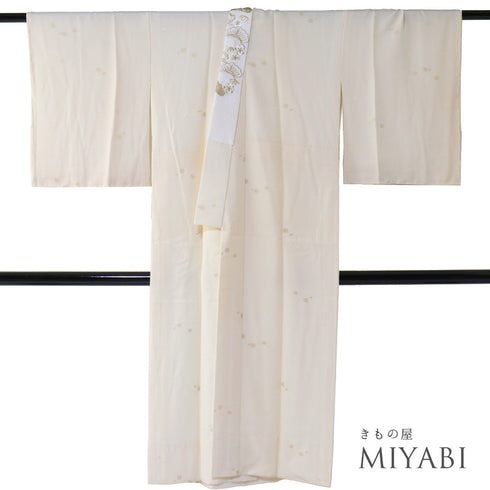 長襦袢 リサイクル 長襦袢 身丈129cm 裄66.8cm 袷 松葉柄 刺繍衿付き 地紋 アイボリー Lサイズ フォーマル 正絹 Sランク