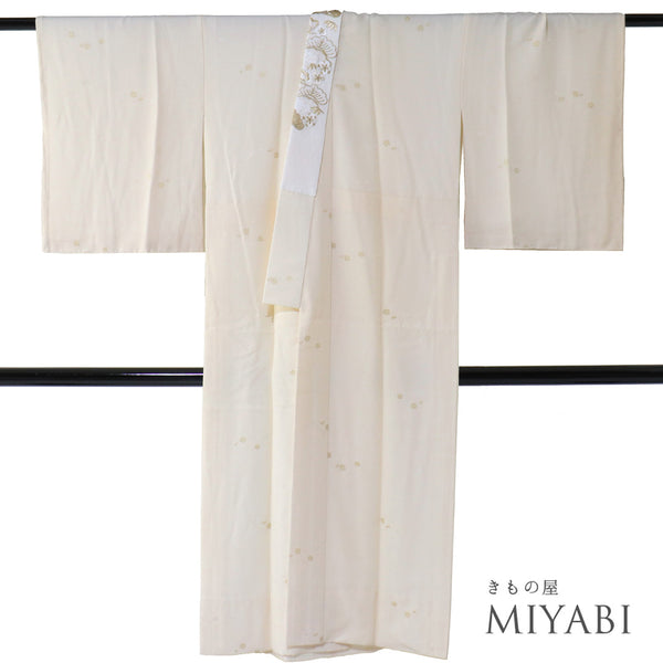 長襦袢 リサイクル 長襦袢 身丈129cm 裄66.8cm 袷 松葉柄 刺繍衿付き 地紋 アイボリー Lサイズ フォーマル 正絹 Sランク