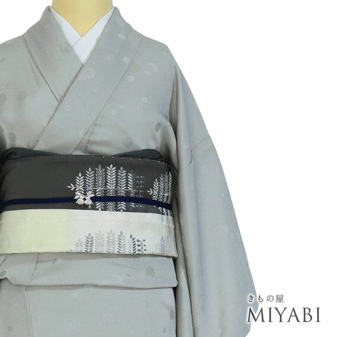 小紋 リサイクル 身丈164.5cm 裄62.6cm 袷 ポイントうさぎ柄 地紋 グレー Lサイズ お洒落 カジュアル 正絹 広衿 Sランク