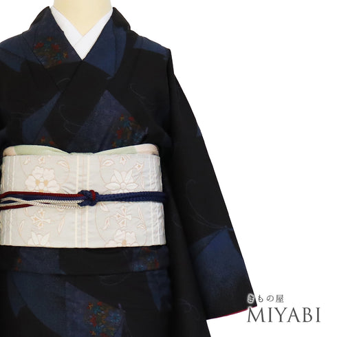 紬 リサイクル 身丈162.8cm 裄65.6cm 袷 蝶々柄 ブラック Lサイズ カジュアル お洒落 正絹 広衿 Sランク